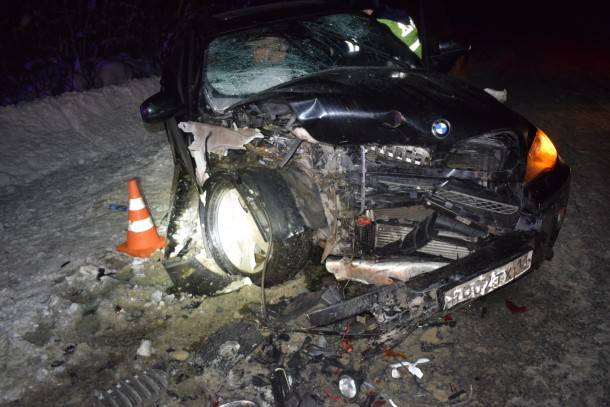 При столкновении BMW и тягача в Ухте пострадали двое взрослых и ребенок