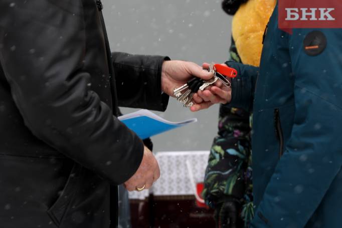 В Коми подыскивают механизм, чтобы избавить сирот от долгов за ЖКУ